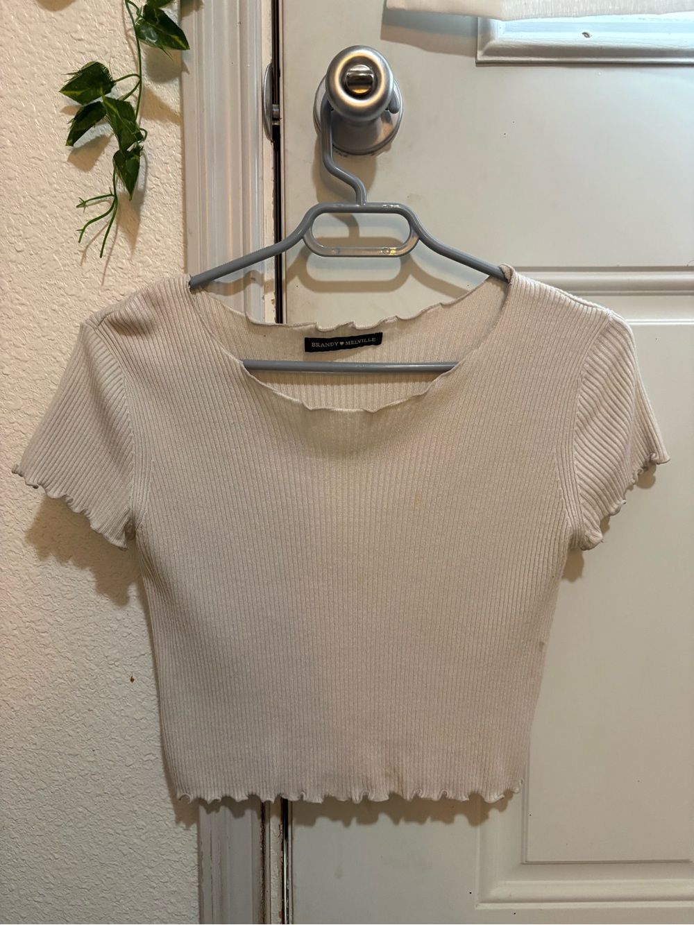 Brandy Melville white Ribbed Lettuce-Edge Crop Top